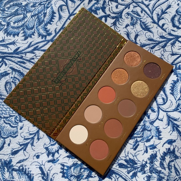 🎉HP🎉 New Zoeva Caramel Melange Eyeshadow Palette - Picture 1 of 8